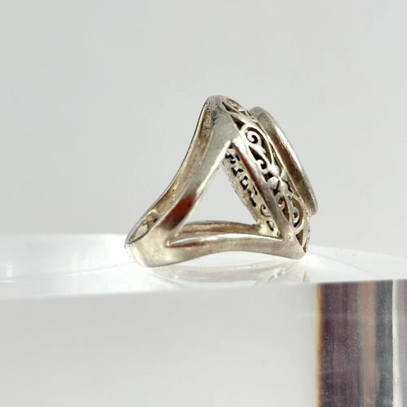 Oval Cut Mother of Pearl Abalone Vintage Sterling Silver Cutout Ring - sz 7 - Picture 3 of 9